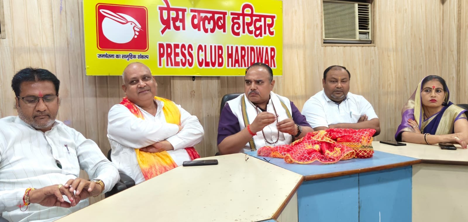 शिरोमणि-गुरु-रविदास-विश्व-महापीठ-ने-कांग्रेस-पर-लगाया-दलित.jpg