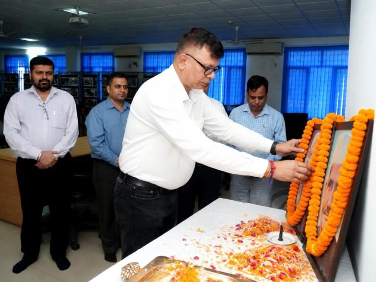 सूचना-एवं-लोकसंपर्क-विभाग-उत्तराखण्ड-में-दोनों-महापुरुषों-को-श्रद्धापूर्वक.jpeg