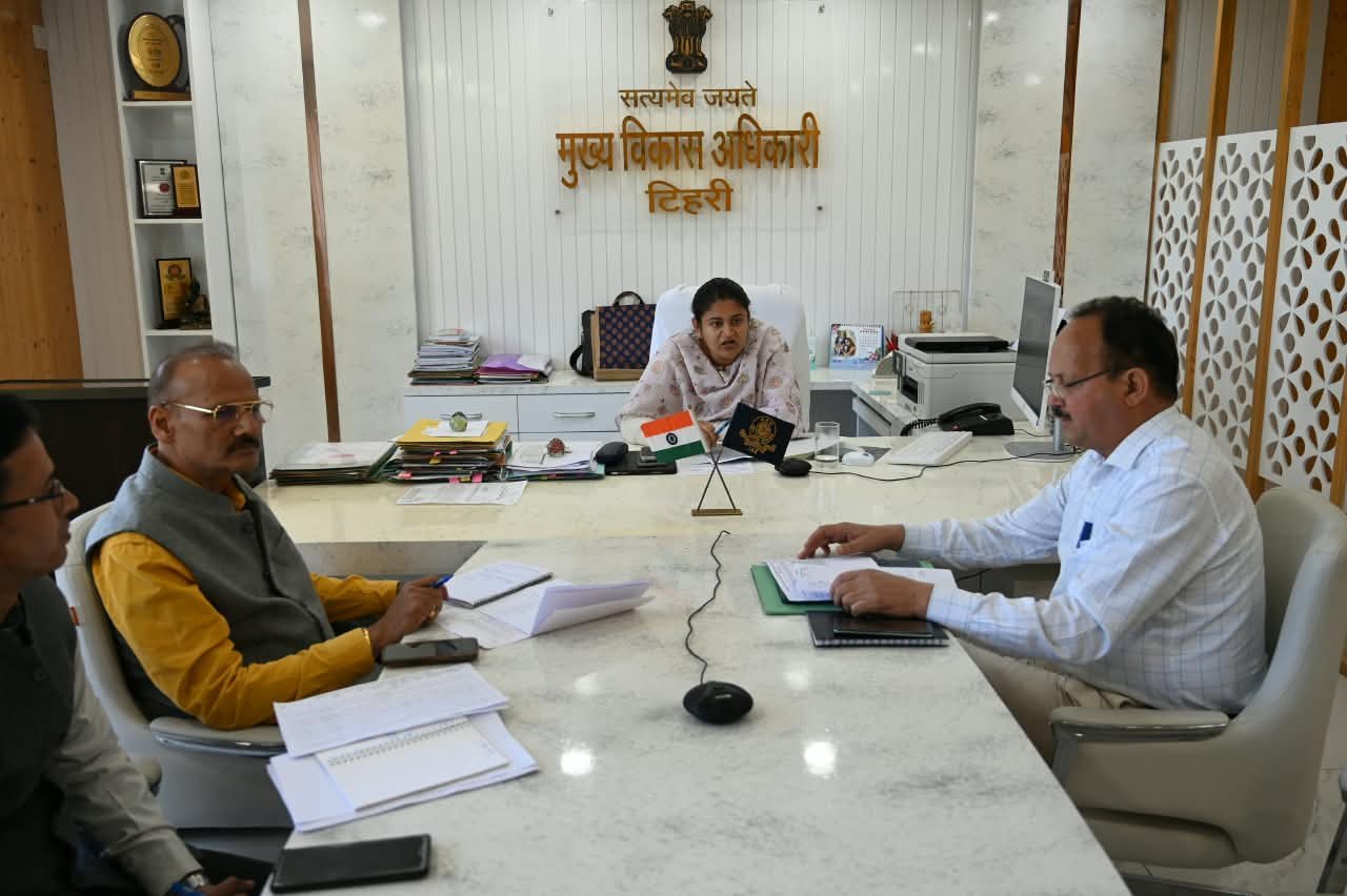‎सड़कों-को-गड्ढामुक्त-करने-के-कार्यों-में-तेजी-लाएं-विभाग.jpeg